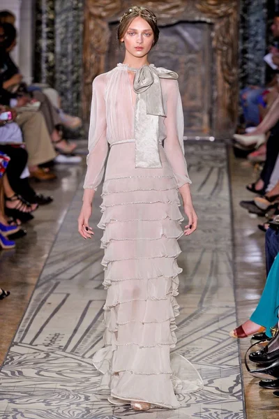 Look 28